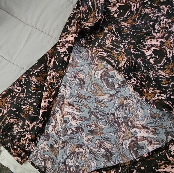 Halogen Abstract Print Women's Skirt Midi Size 1 - Picture 3 of 7